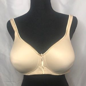 VANITY FAIR nude colored lightly padded bra. Light underwire. Size 40 C.